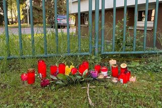 Pardubická střední škola zrušila po smrti studentky výuku i maturity. U vchodu vzniká pietní místo